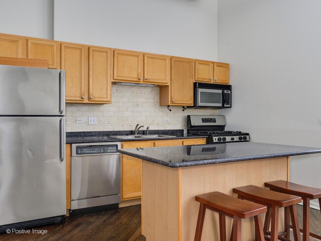 Building Photo - 500 S Clinton St