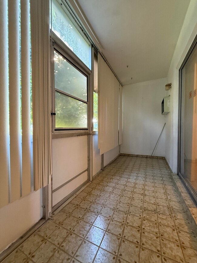 Building Photo - 82 Kent F