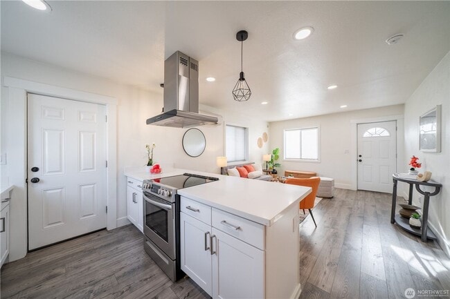 Building Photo - Cozy house close to amenities easy access to St Joe, Tacoma General