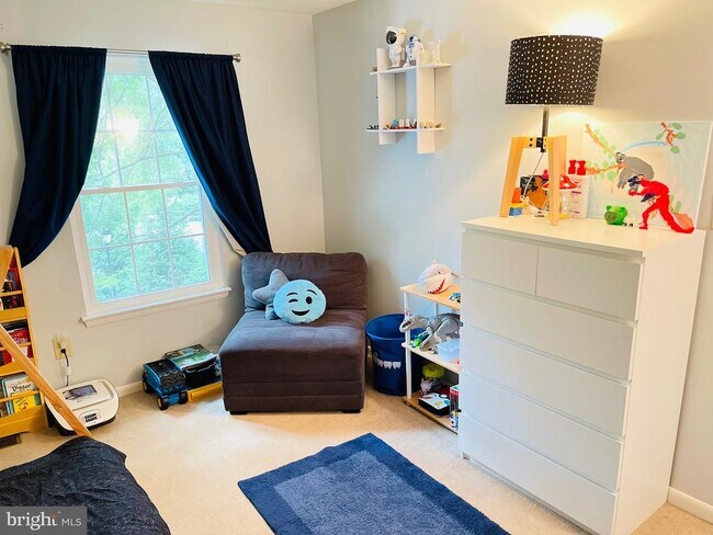 Building Photo - 16 Mateus Way