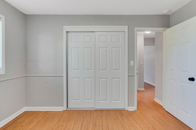 Building Photo - Well kept 3 bed, 1 bath in NE Salem