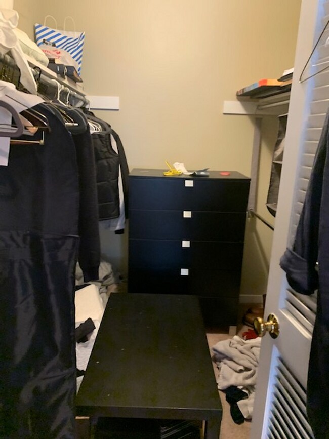 Building Photo - Sarah's Run Apartments