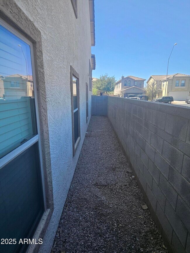 Building Photo - 40438 W Helen Ct