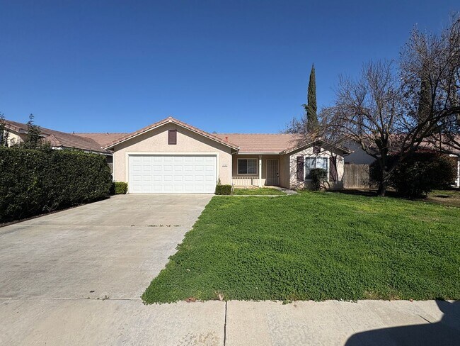 Building Photo - SE Visalia home Rent Ready!