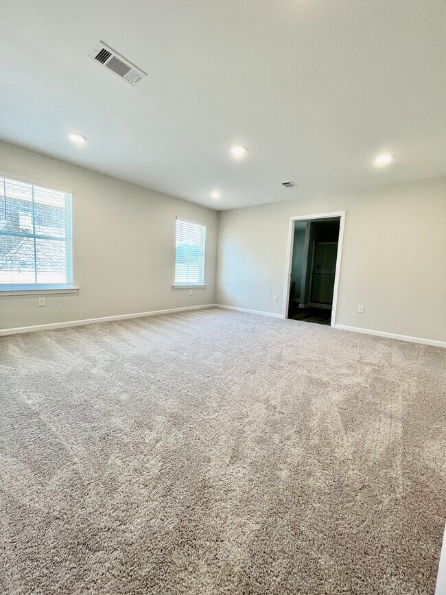 Building Photo - 631 Ridgeland Rd