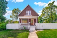 Building Photo - 72 E 136th St