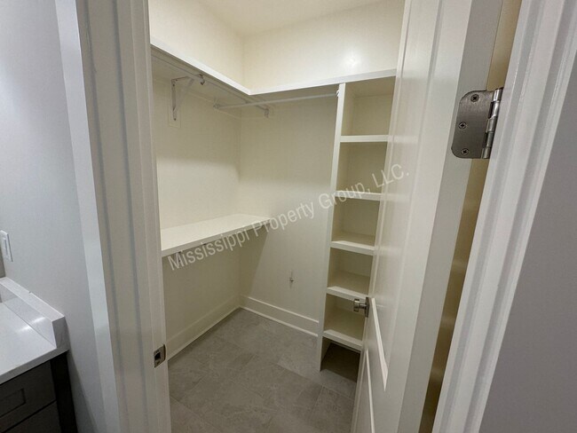 Building Photo - 3BD/3.5BA - UNIT @ THE RESERVE