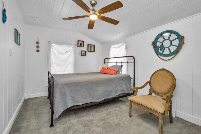 Building Photo - 631 Clear Lake Rd