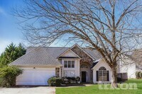 Building Photo - 65 Bermuda Cir