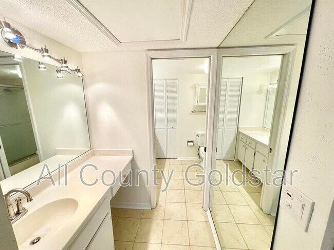 Building Photo - 437 Wexford Cir