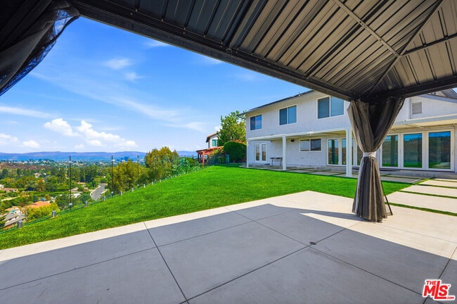 Building Photo - 4355 Chaumont Rd