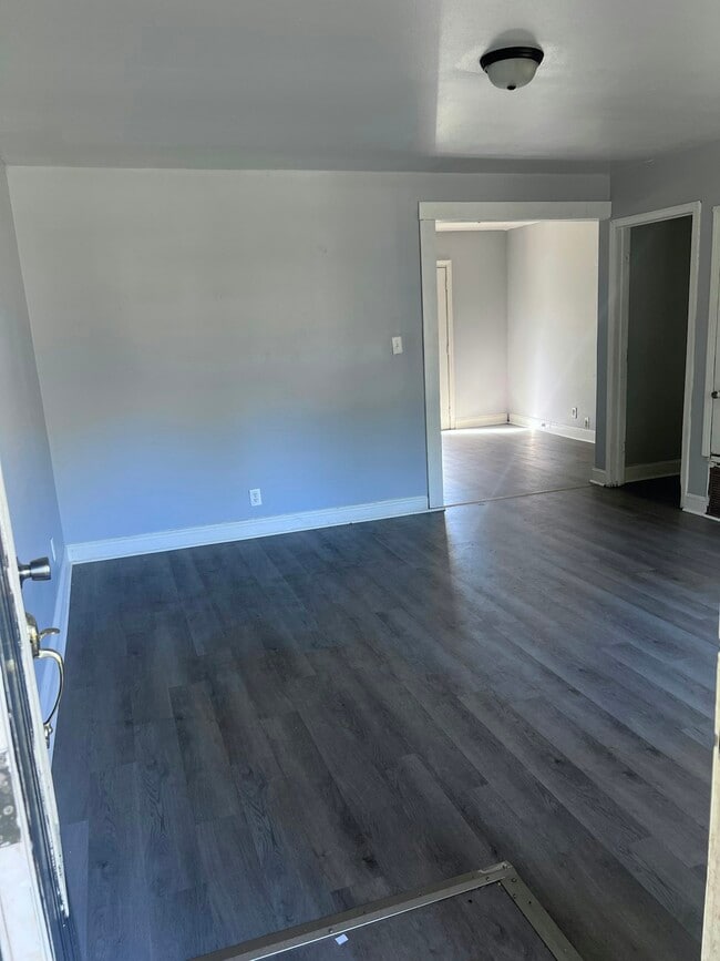 Building Photo - 1608 Hartwell Dr