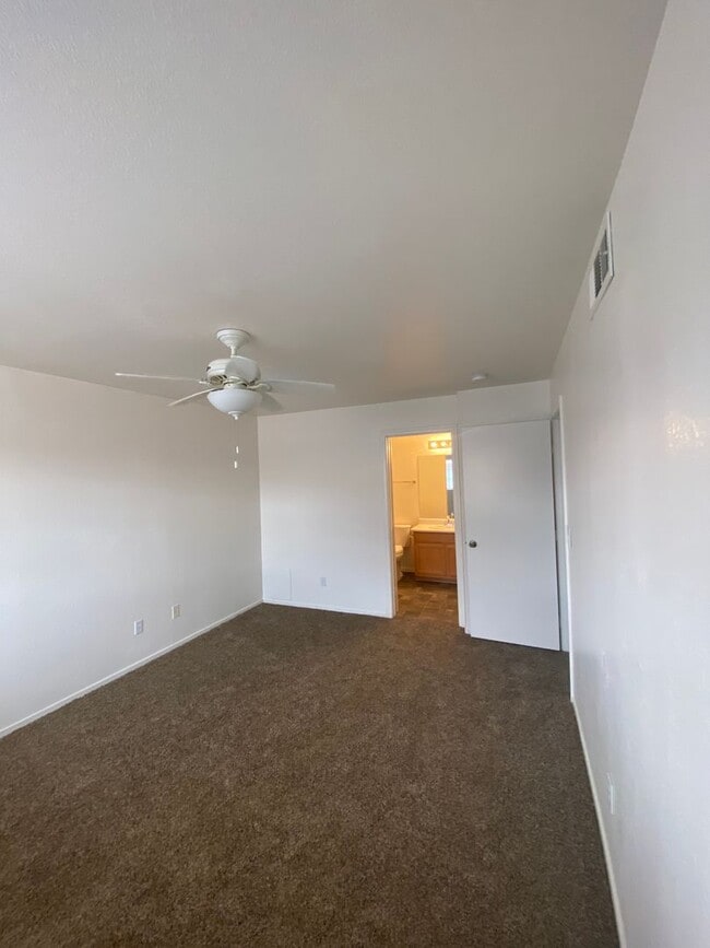 Building Photo - Cozy 3 Bedroom Summerlin Townhome for Rent!