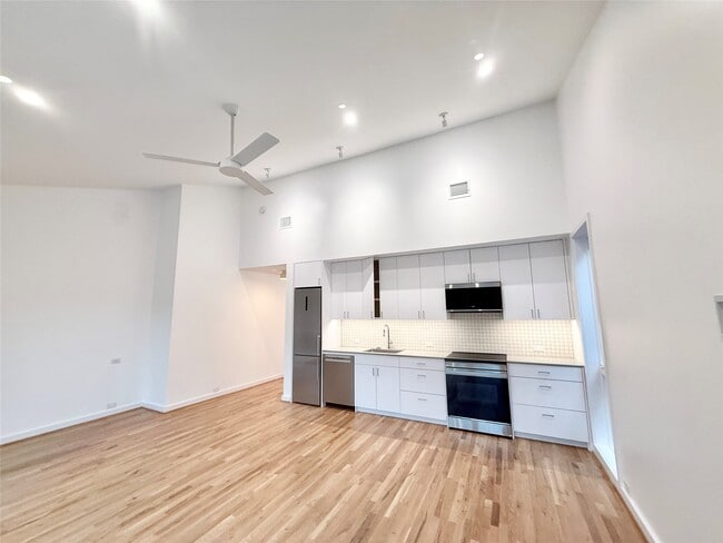 Building Photo - 1412 Sul Ross St