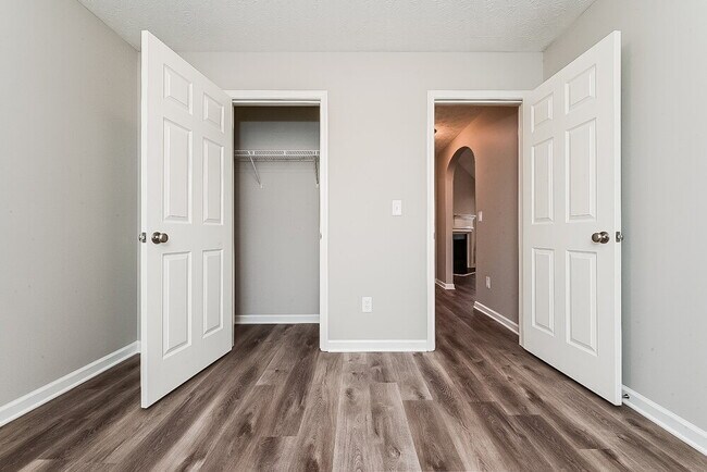 Building Photo - 1025 Borrington Ln