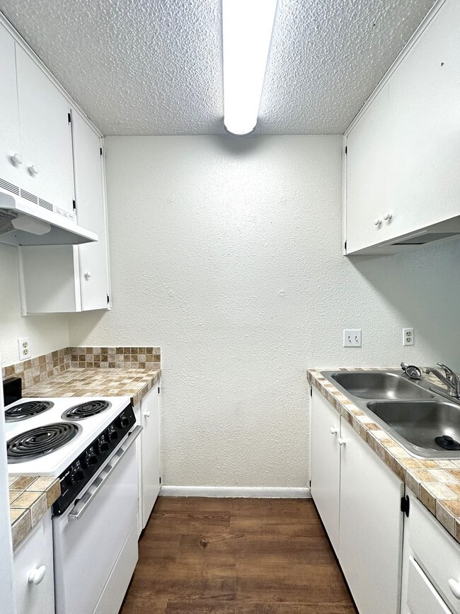 Building Photo - Starwest Condos #104