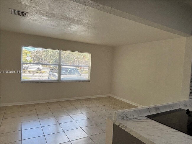 Building Photo - 543 SW 61st Terrace