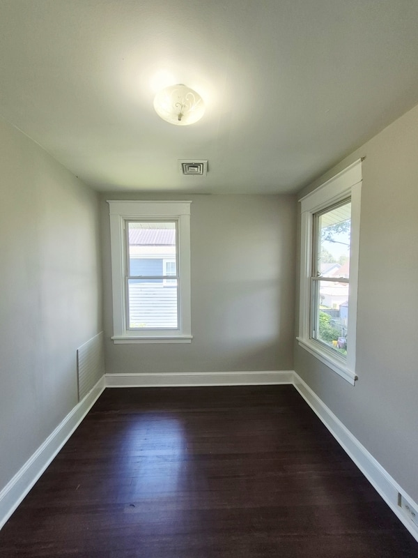 Building Photo - 2113 Barton Ave