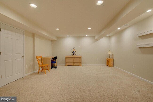 Building Photo - 25291 Kilkeen Way