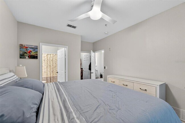 Building Photo - 9916 Courtney Palms Blvd