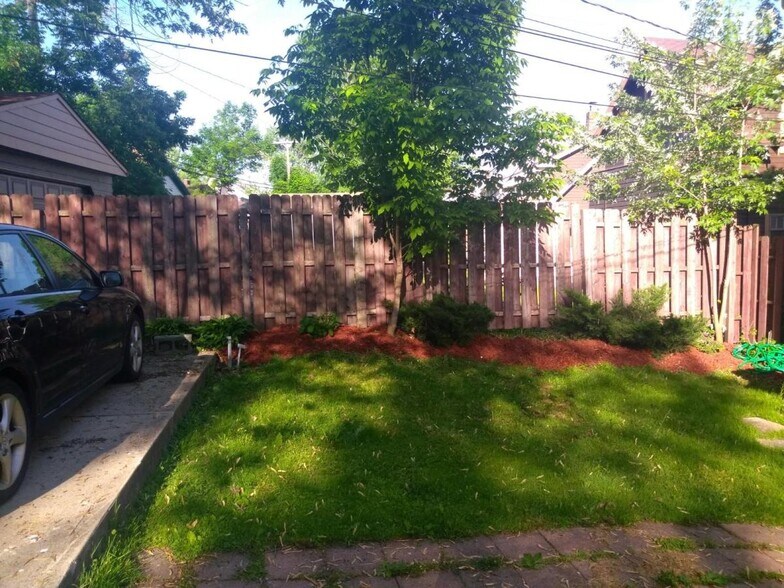 Building Photo - 3251 Silsby Rd