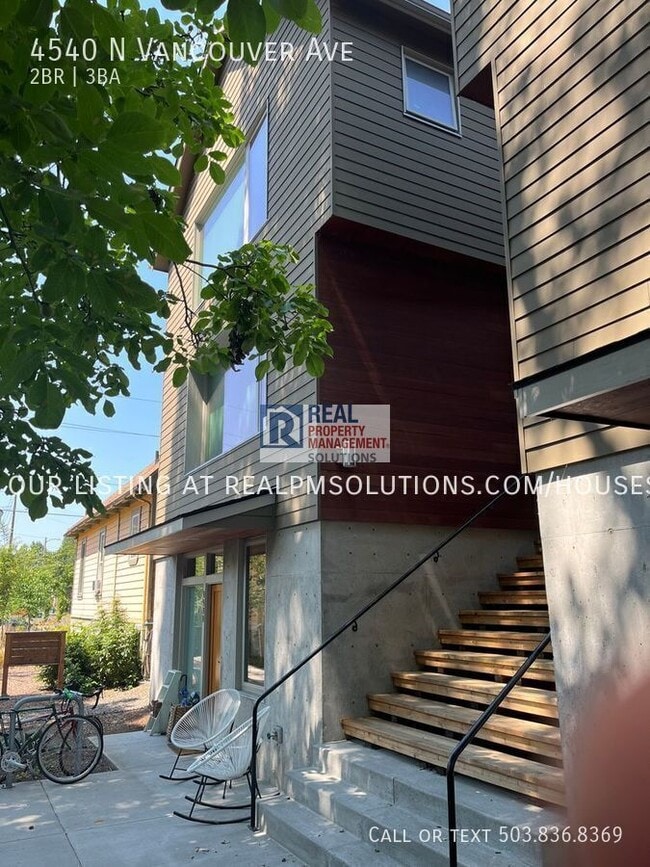 Building Photo - 4540 N Vancouver Ave