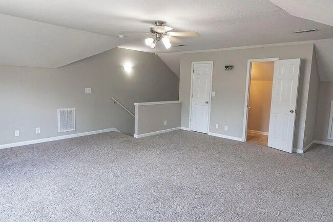 Building Photo - 3136 Brook Hill Dr