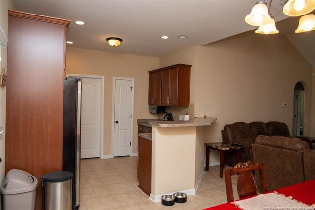 Building Photo - 309 English Oak Dr