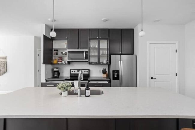 Building Photo - 5858 N College Ave