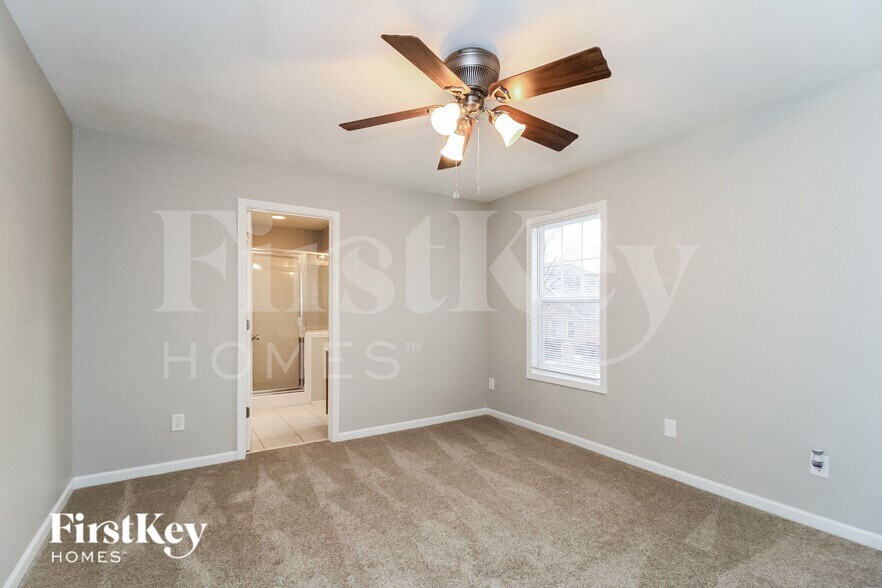 Building Photo - 112 Waverly St