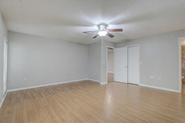 Building Photo - 5281 Jade Cir