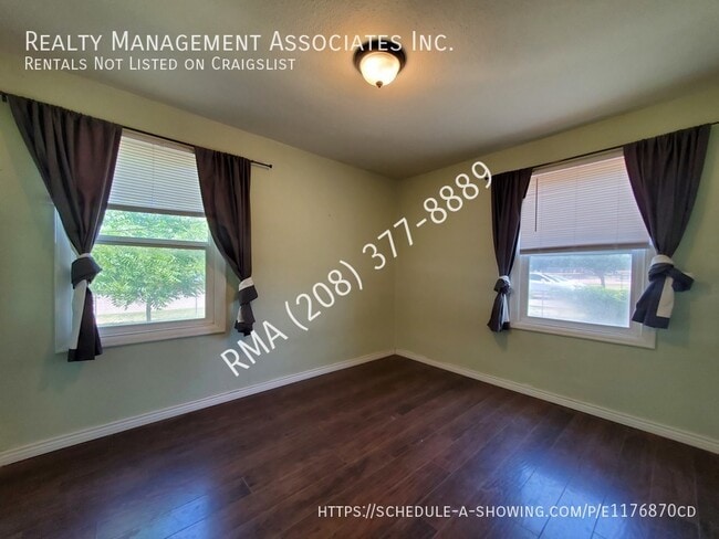 Building Photo - 1004 Paynter Ave