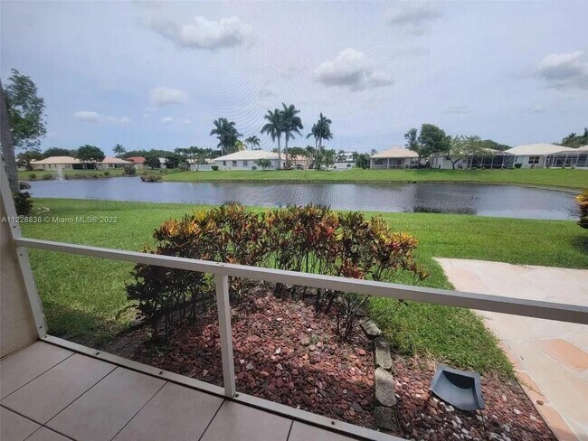 Building Photo - 10860 Fillmore Dr