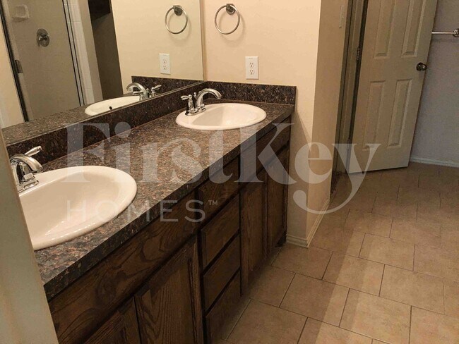 Building Photo - 1218 Jewel Ln