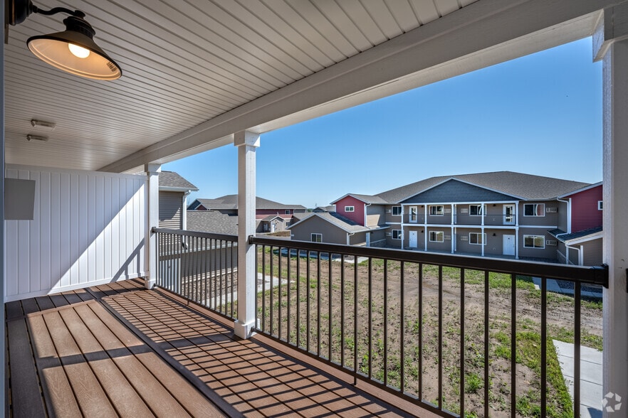 Upper - 2BR, 2BA - 1,571SF - Balcony - SCS Eau Claire Apartment Community