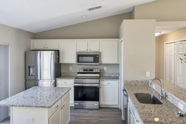 Building Photo - 1117 Peregrine St