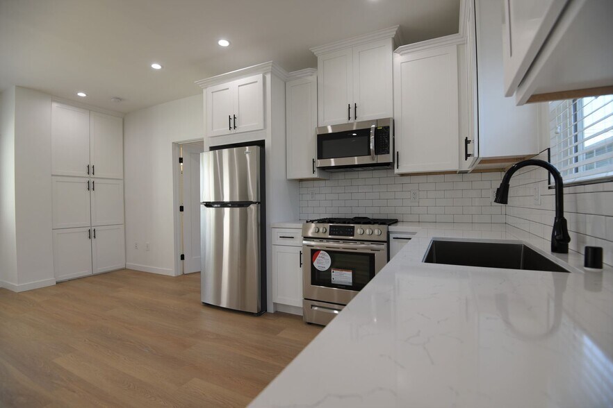 Building Photo - 5915 Fair Ave