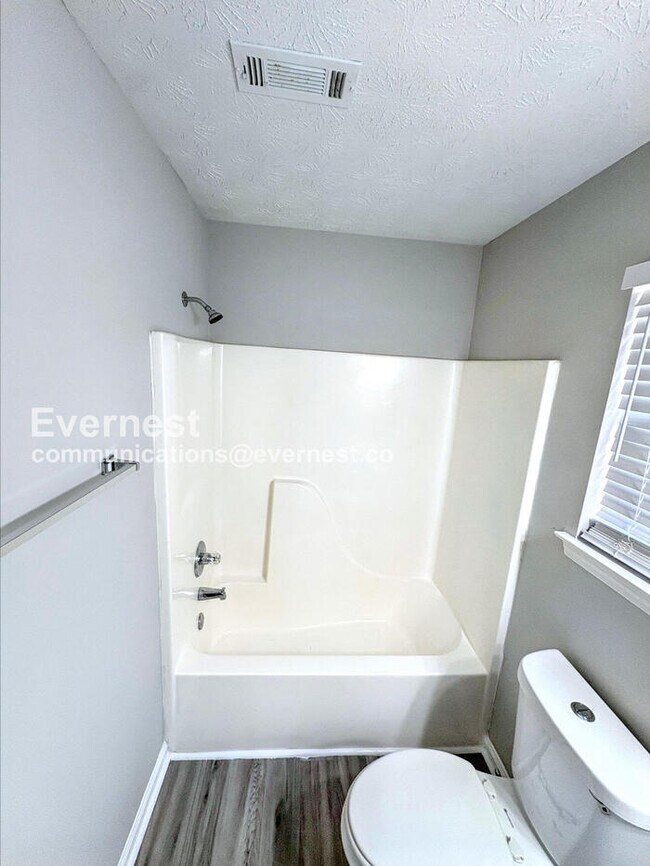 Building Photo - 7011 Regency Ln