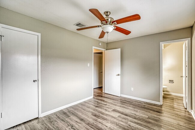 Building Photo - 18742 Glen Briar Ln