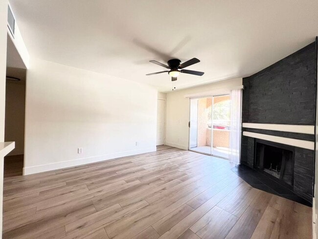 Building Photo - 230 Mission Catalina Ln