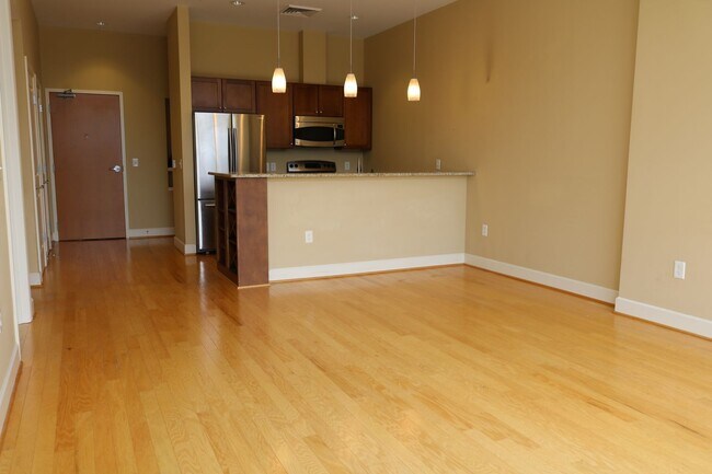 Building Photo - Wonderful Upscale condo loft apartment available for the best in convenient living.