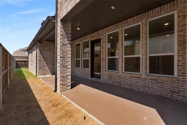 Building Photo - 1565 Amesbury Way
