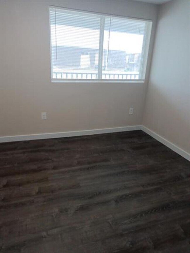 Building Photo - Convenient Location 1 bed 1 bath apartment - HVAC