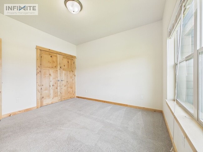 Building Photo - Single Level 3 Bedroom!