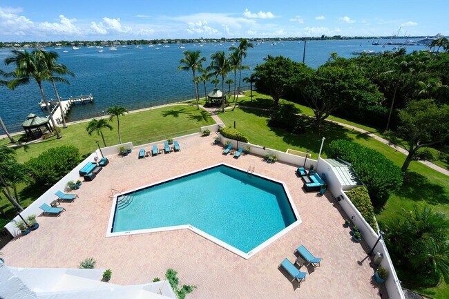 Building Photo - 5200 N Flagler Dr