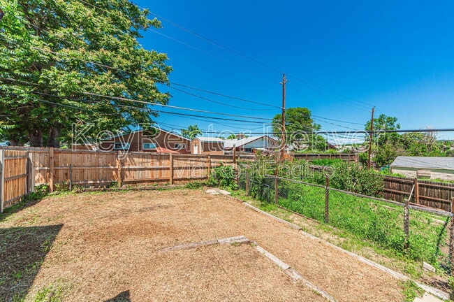 Building Photo - 6801 Irving St