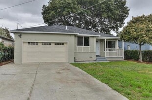 Building Photo - 12 Camellia Ct