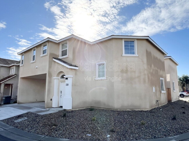 Building Photo - 1396 Rincon Dr