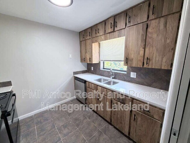 Building Photo - 3584 Raintree Cir