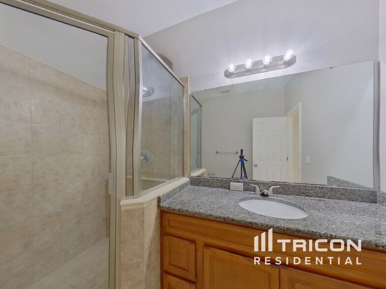 Building Photo - 606 Marigold Rd